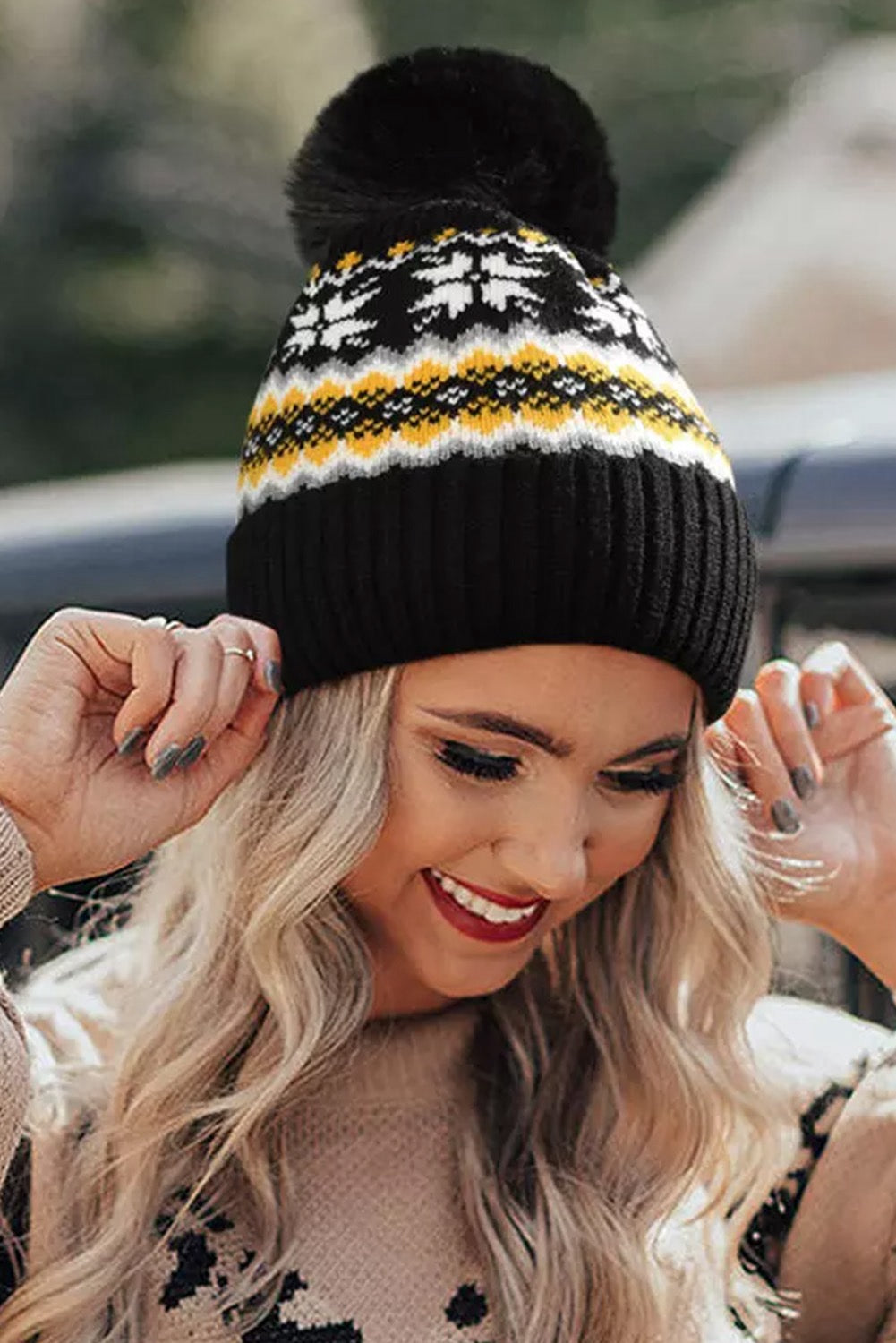 Winter Snowflake Black,Yellow, White Beanie